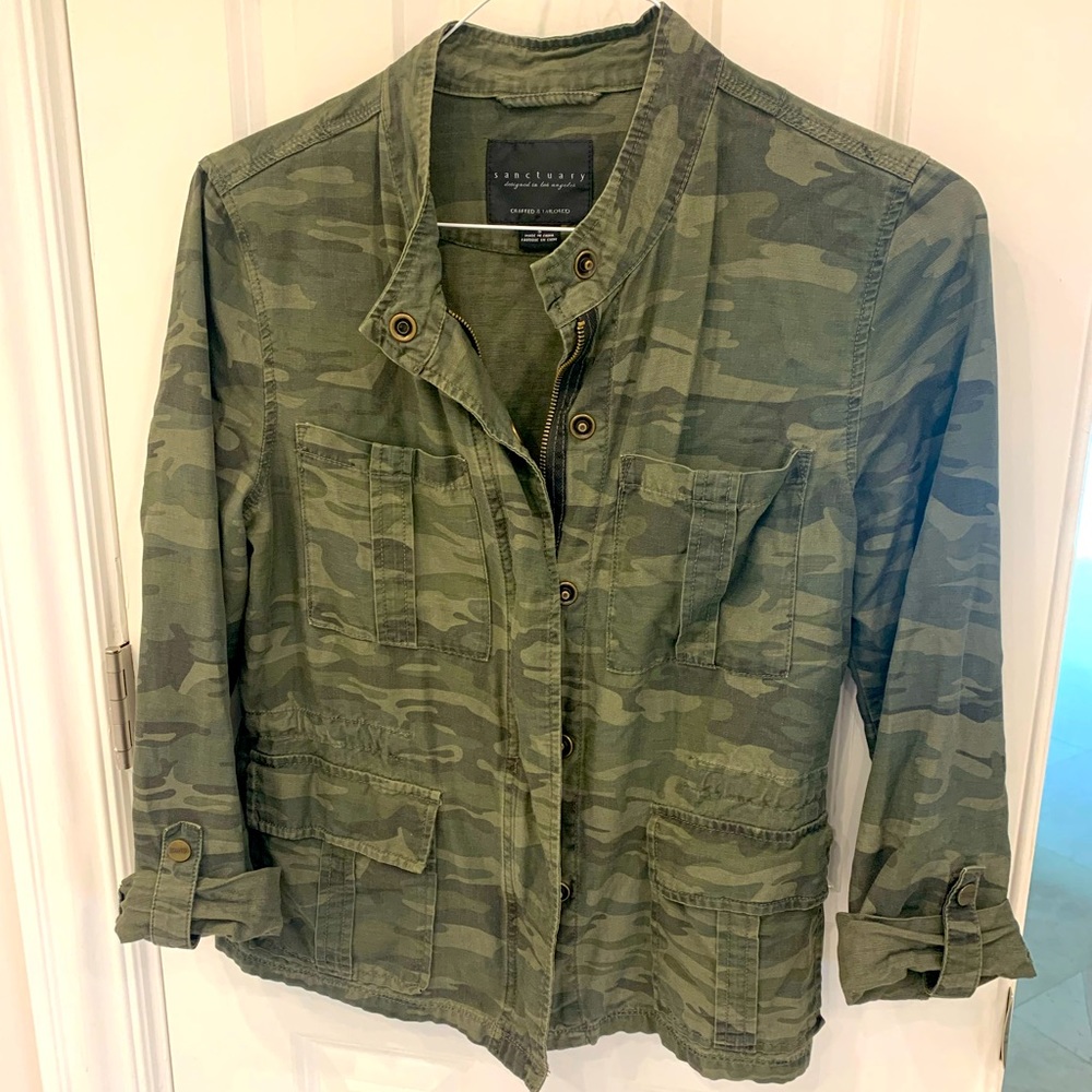 Light-weight camo colored jacket